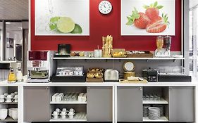 Adagio Access Paris Clichy Aparthôtel